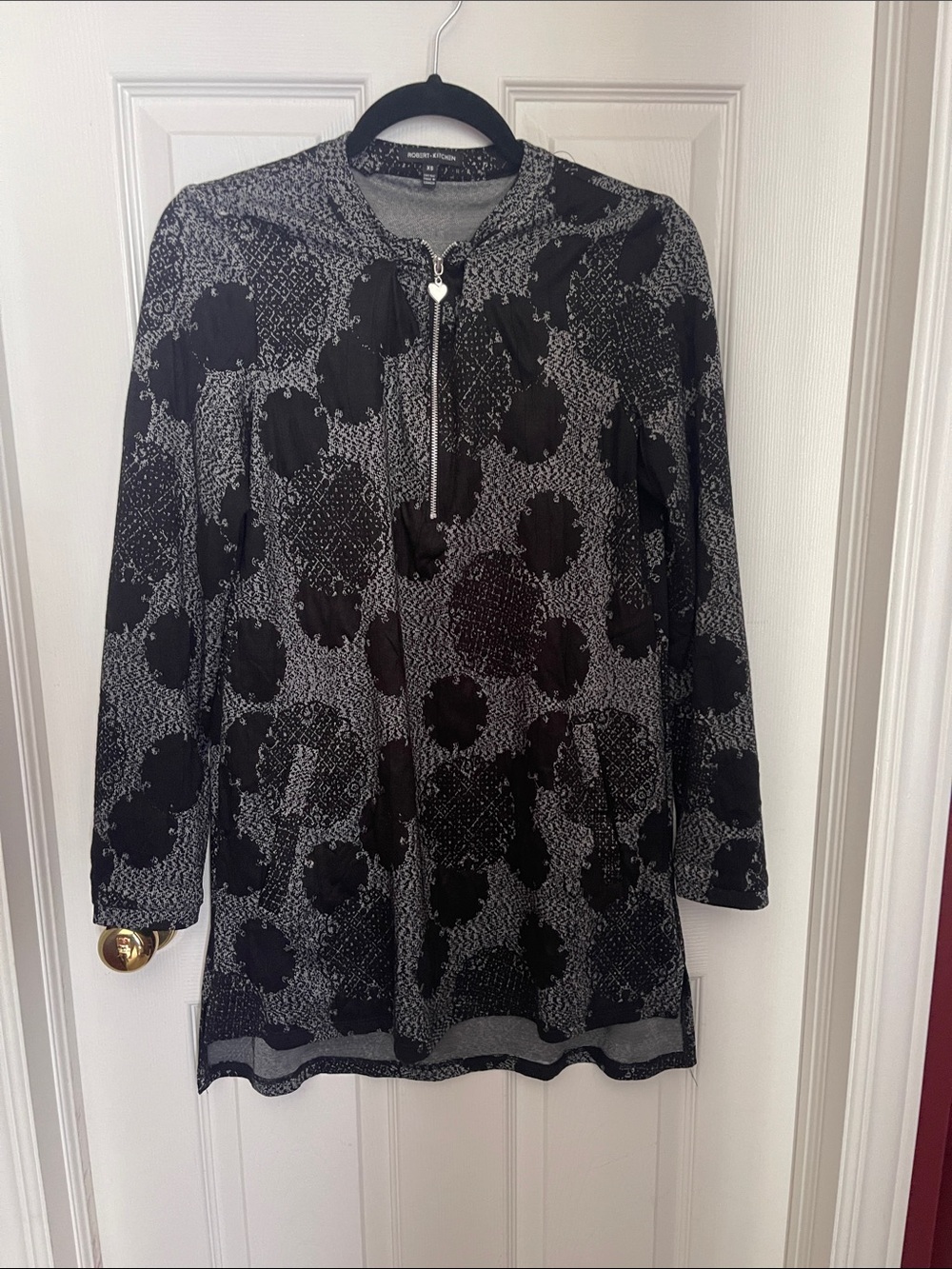 Women's Black Patterned Long Sleeve Zip Tunic